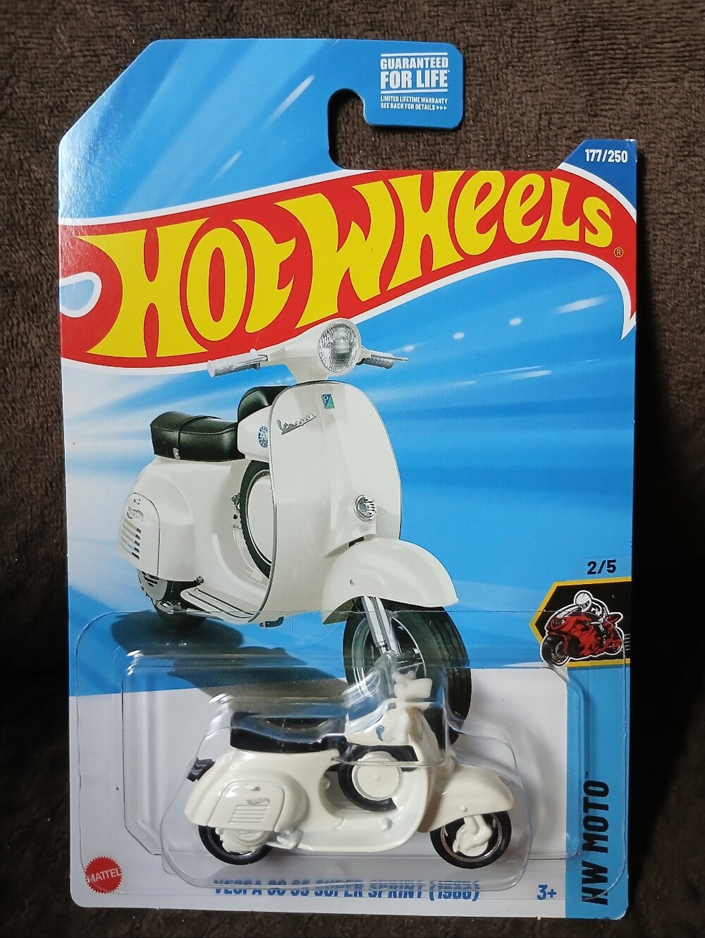 Hot Wheels VESPA 90 SS Super Sprint (1966) White Scooter Toy Collectible New